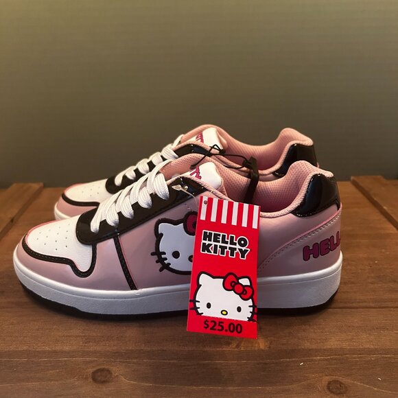 Hello Kitty Sanrio Women's Pink Casual Court Sneakers Size 8 NWT - Picture 4 of 8